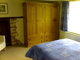  The Farmhouse Bedroom 2 - 4 Star Self Catering Accommodation